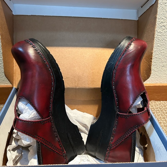 Dansko Shoes - Dansko Tia Cordovan Cabrio 39 Leather Clog Mary Jane style US size 8.5. Vintage.